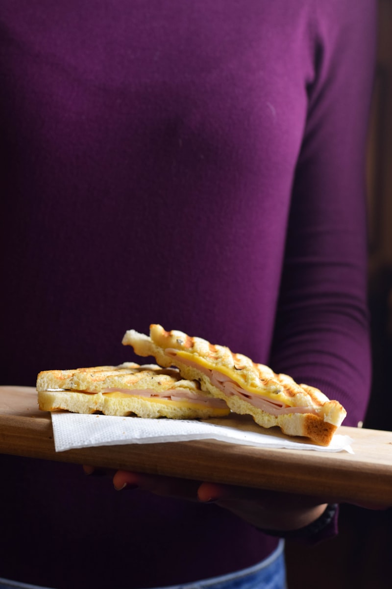 Tost makinesinin yapışmaması için ne yapılmalı?